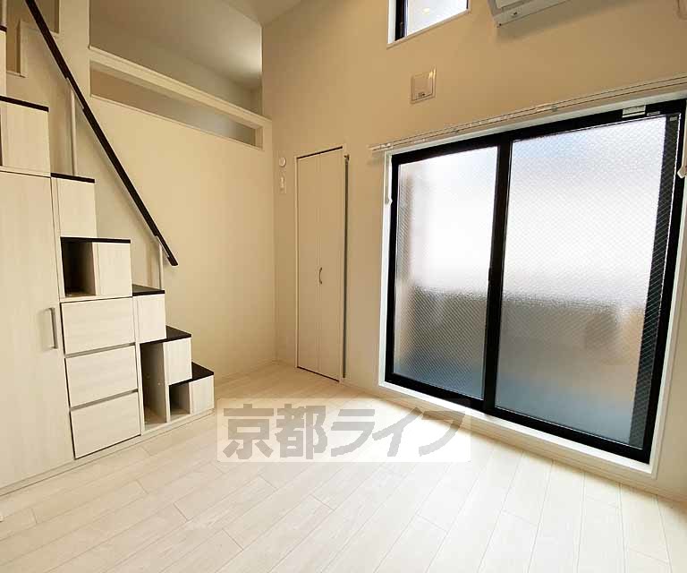 居室・リビング　ＪＲ太秦駅徒歩圏内、設備充実物件！