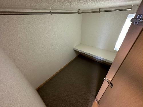 収納　ベッド下収納