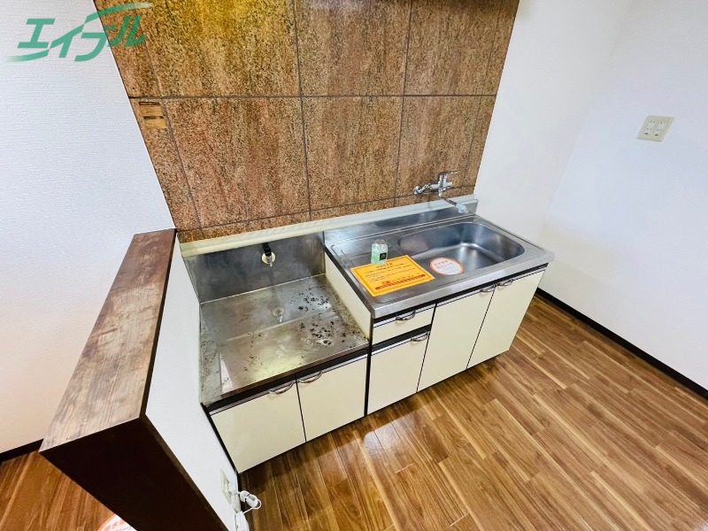 キッチン　同物件別室画像