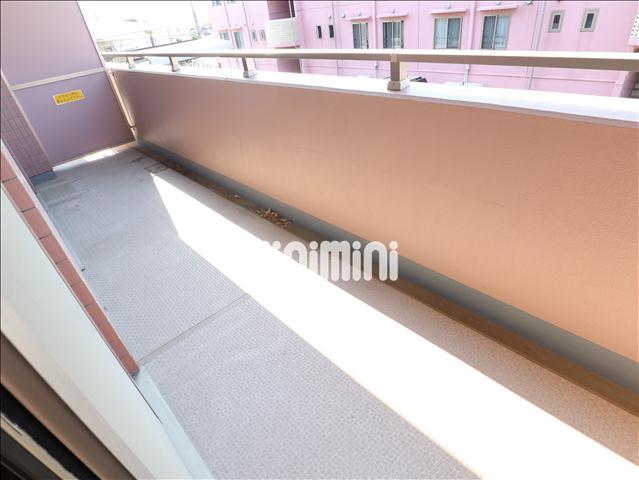 バルコニー　ベランダもゆったり使えます。