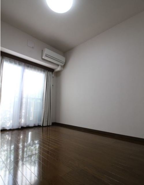 居室・リビング　※別部屋参考写真です。