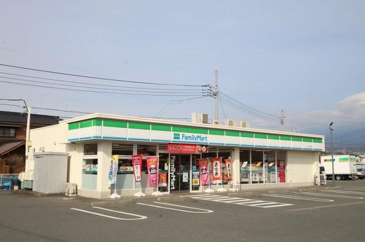 コンビニ　ファミリーマート（コンビニ）まで981m