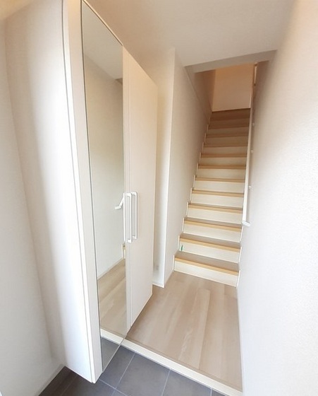 玄関　※参考　同シリーズの写真です