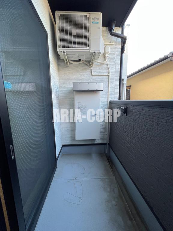 バルコニー　バルコニー、室内干し、浴室乾燥と3箇所お洗濯物を干せます！