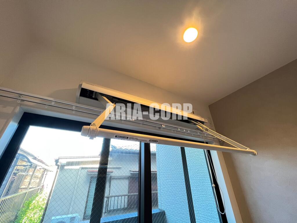 その他共有部分　雨の日に大活躍◎格納型室内物干し♪