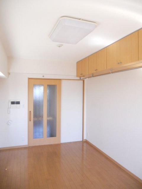 居室・リビング　★★上部にも収納棚ついてます★★