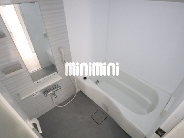 バス・シャワールーム　浴室乾燥機付きバスルーム