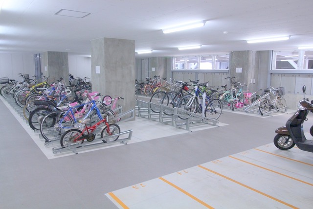 その他共有部分　オートロック内の建物内駐輪場