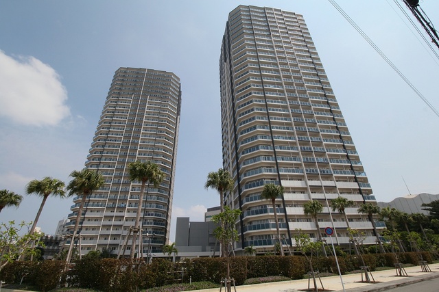 建物外観　那覇市内のシンボルタワーです