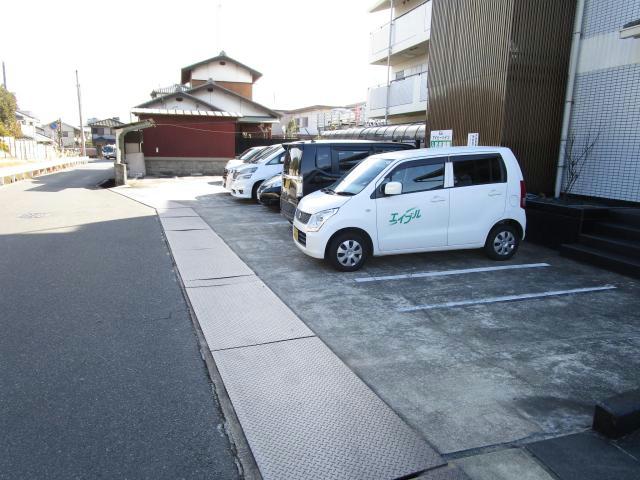 駐車場　駐車場