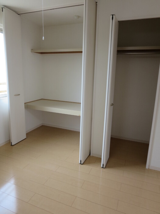 収納　【メゾンセレナ】