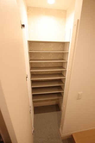 収納　シューズクローク