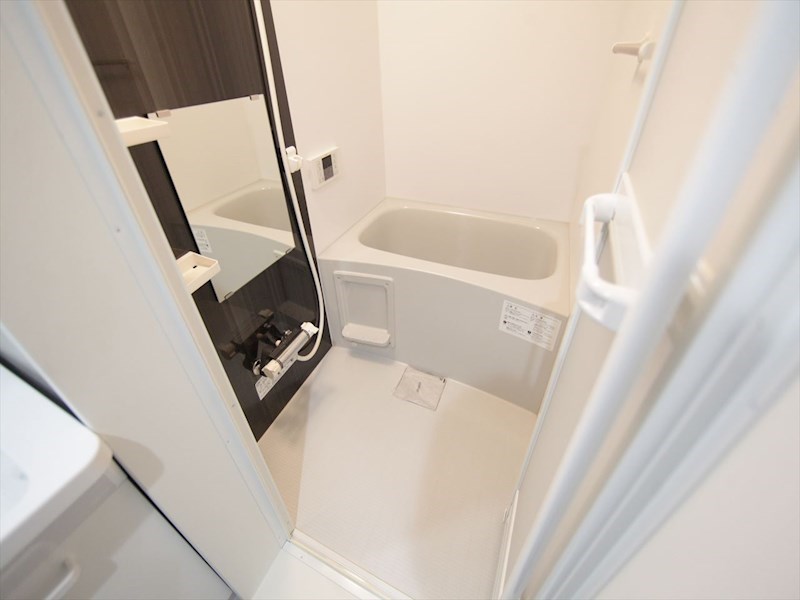 バス・シャワールーム　浴室暖房乾燥機付　追い焚き・オートバス機能付お風呂