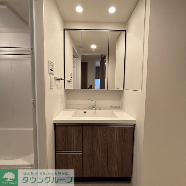 洗面設備　※写真は同タイプ住戸です。