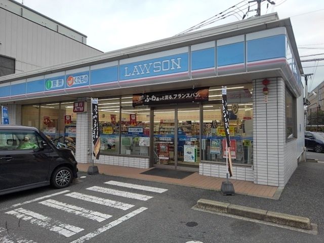 コンビニ　ローソン久留米文化センター通店（コンビニ）まで600m