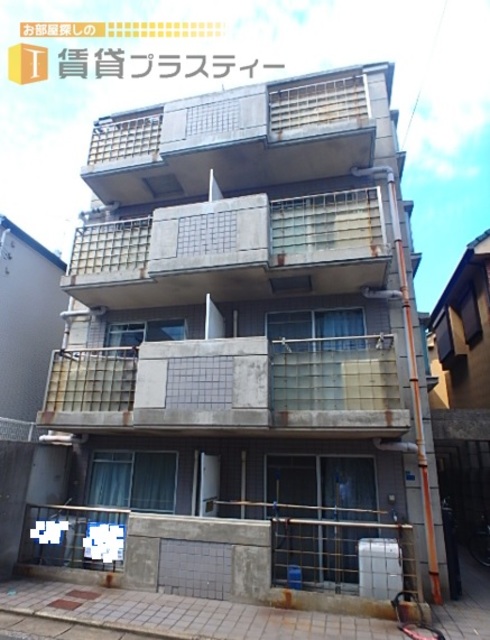 建物外観　コンクリート打ちっ放しの外観が魅力的