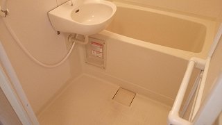 バス・シャワールーム　ゆったり過ごせるお風呂です