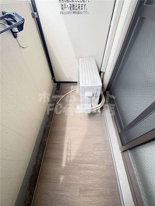 バルコニー　バルコニーからの眺めを楽しみながら食事をしませんか