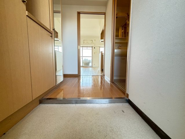 玄関　詳細は、RISUMO江坂本店までお問合せください♪