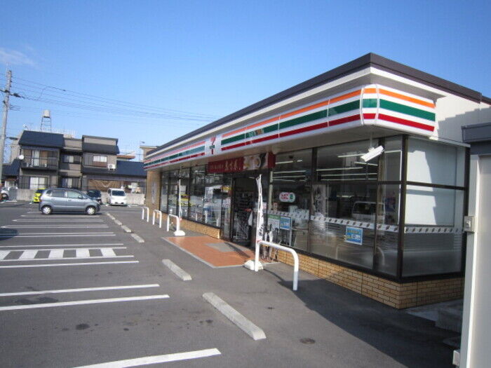 コンビニ　セブンイレブン南鹿児島駅前店（コンビニ）まで331m