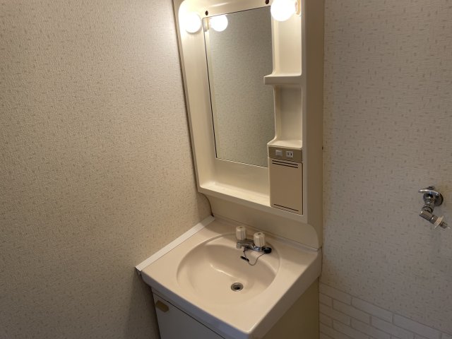 洗面設備　使いやすい洗面所です