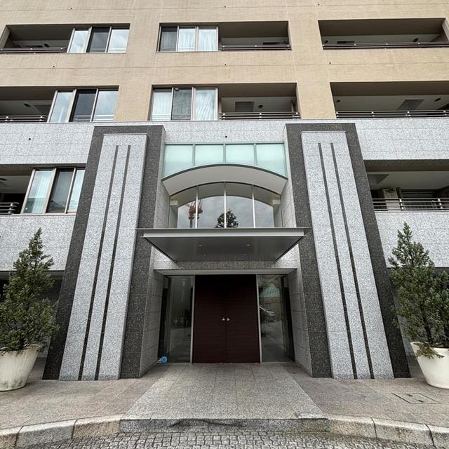 エントランス　ゆとりのあるエントランスです