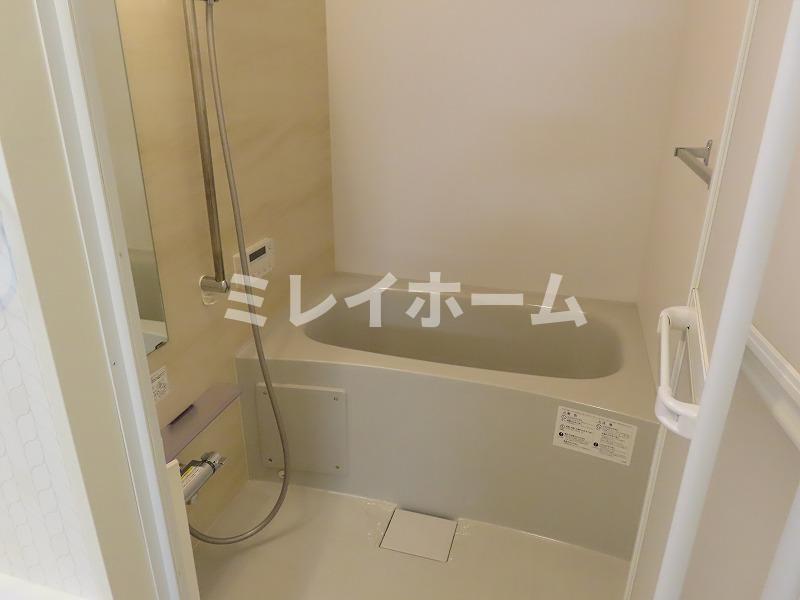 バス・シャワールーム　同建物内、別のお部屋の参考写真になります。