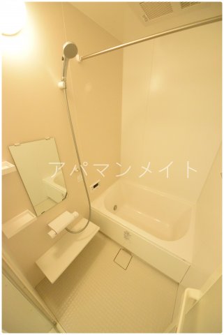バス・シャワールーム　追い焚き付き！