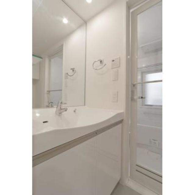 洗面設備　※写真は同タイプ住戸です。