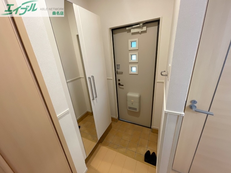 玄関　同型参考写真
