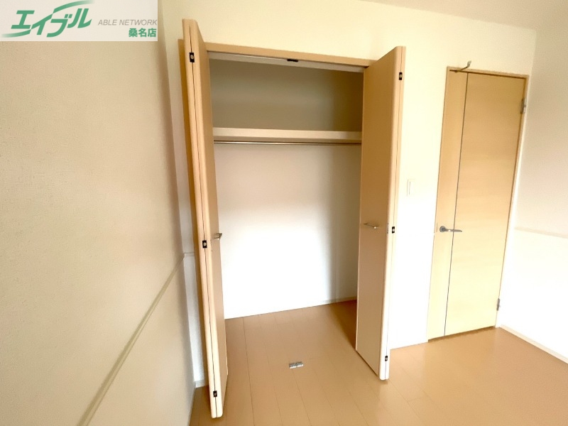 収納　同型参考写真