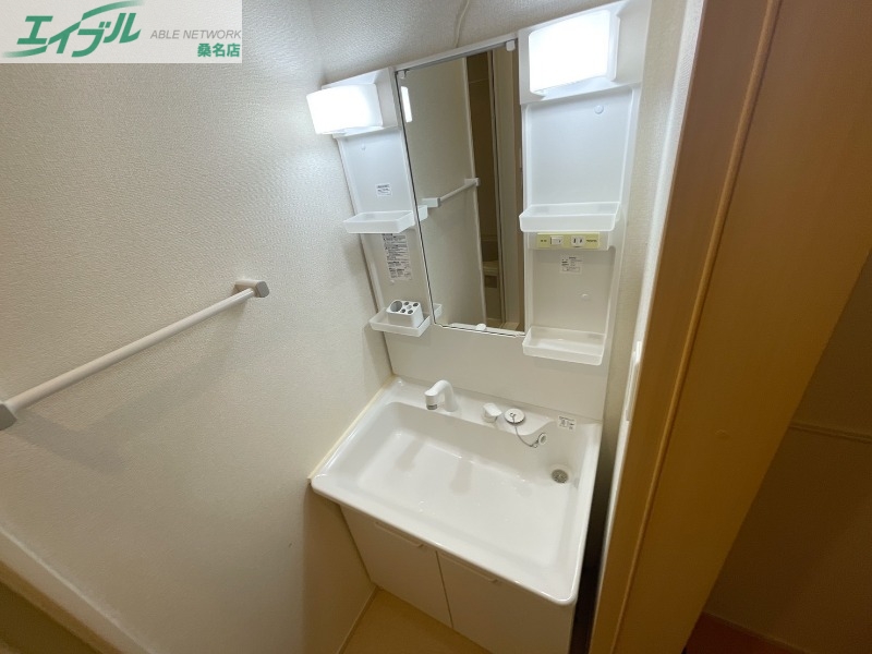 洗面設備　同型参考写真