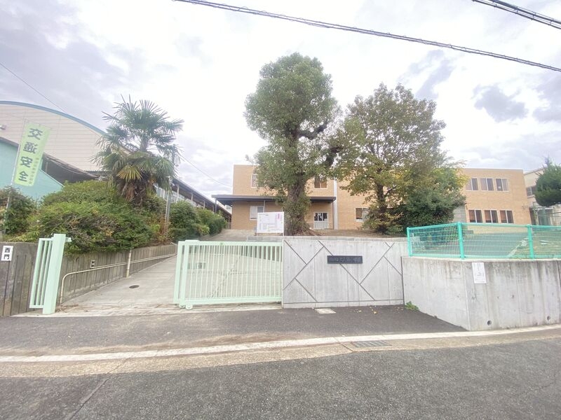 小学校　明石市立大久保小学校（小学校）まで1971m