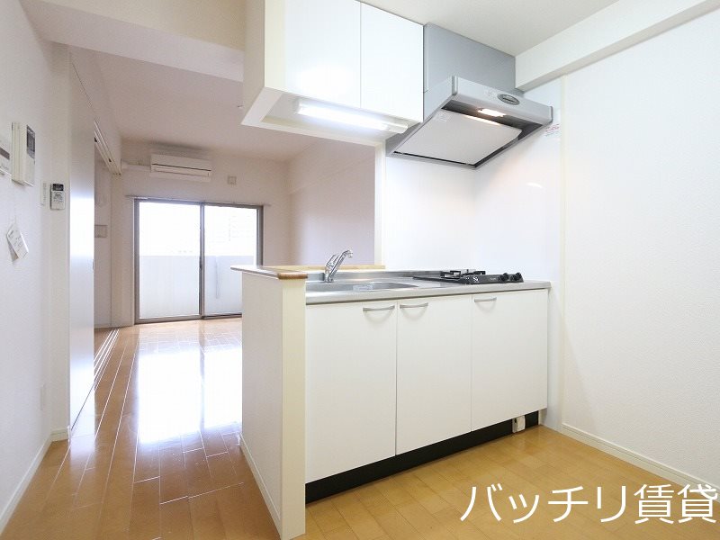 キッチン　別号室タイプの為、現状を優先致します。