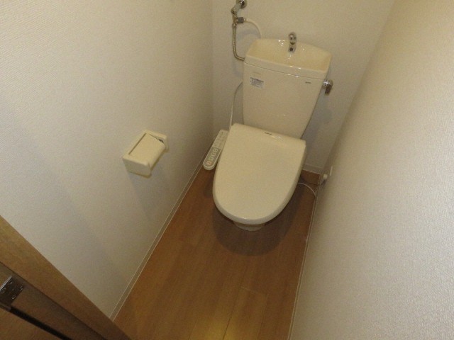 トイレ　ウォシュレット付き♪