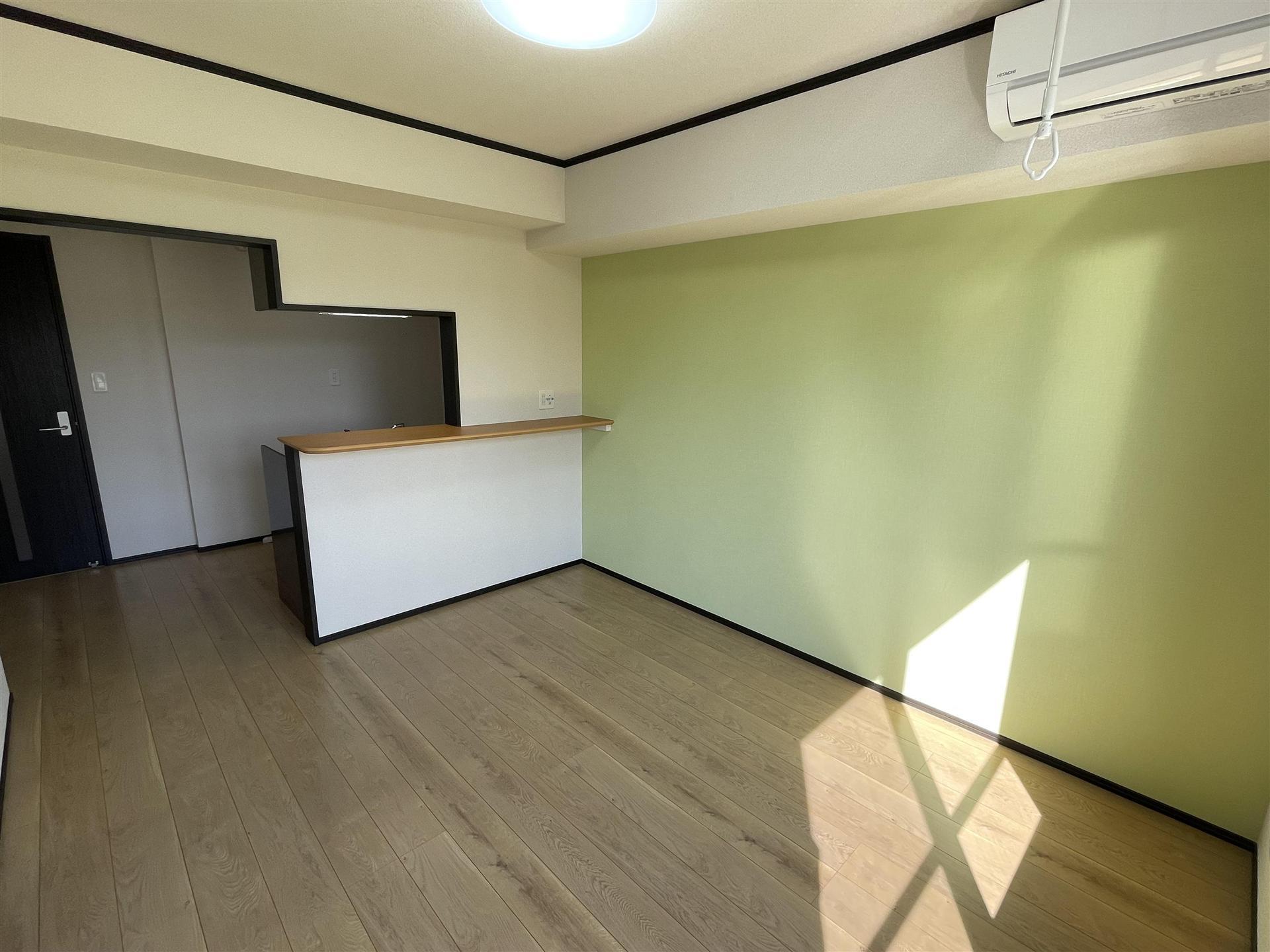 居室・リビング　北欧的な壁がおしゃれな10帖のお部屋です♪