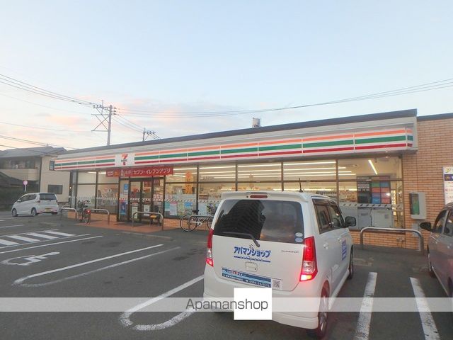 コンビニ　セブンイレブン（コンビニ）まで383m