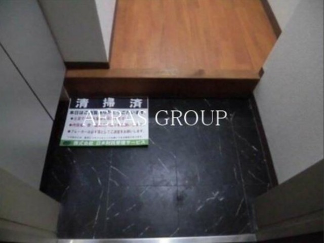 玄関　別部屋同仕様タイプ