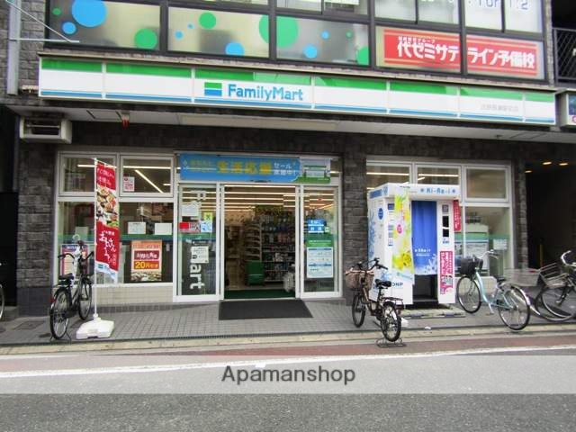 コンビニ　ファミリーマート（コンビニ）まで777m