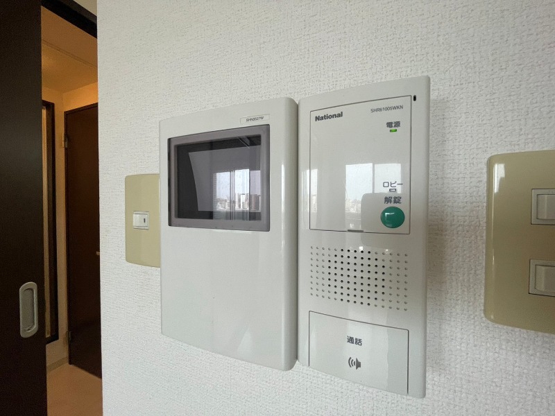 セキュリティ　ＴＶモニター付インターホンです。来客者の顔が見えるので安心！
