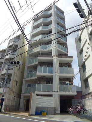 建物外観　鉄筋コンクリート造のがっちりとした建物。