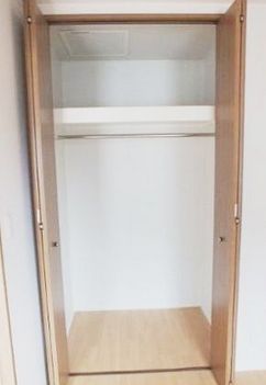 収納　★ハンガーラック付き、上部収納も有り★