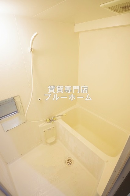 バス・シャワールーム　鏡のあるお風呂！