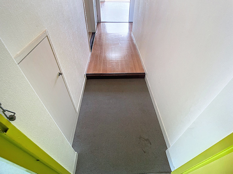 玄関　※内観写真は同タイプ別号室のものです。