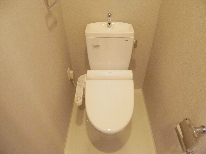 トイレ　もちろんウォシュレット付きトイレで清潔