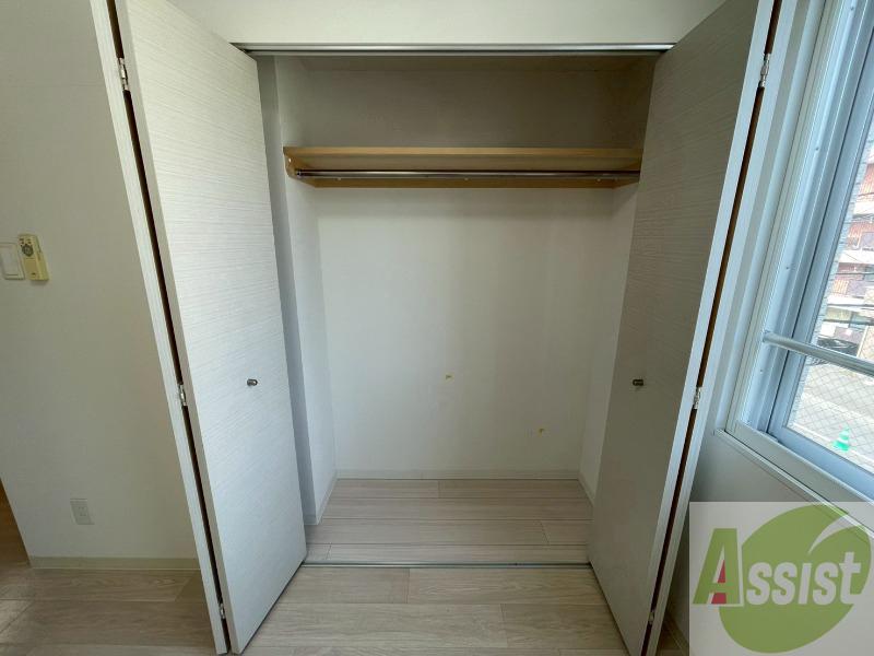 収納　寝室の収納です。部屋がすっきり片付きます。