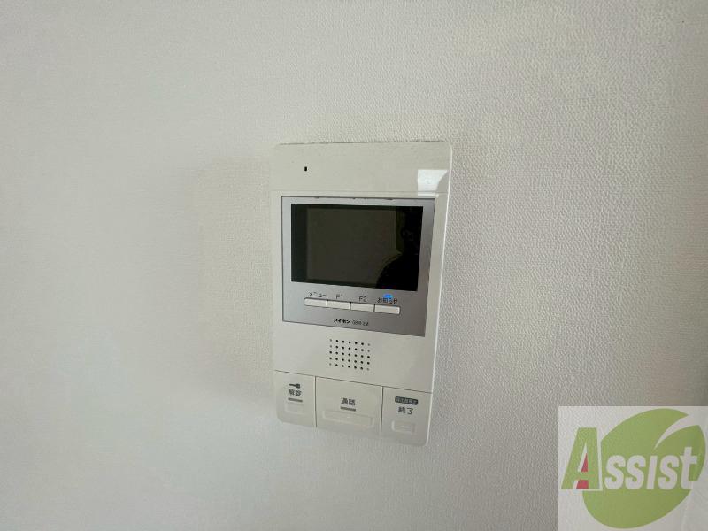 セキュリティ　ＴＶモニター付インターホンです。来客者の顔が見えるので安心！