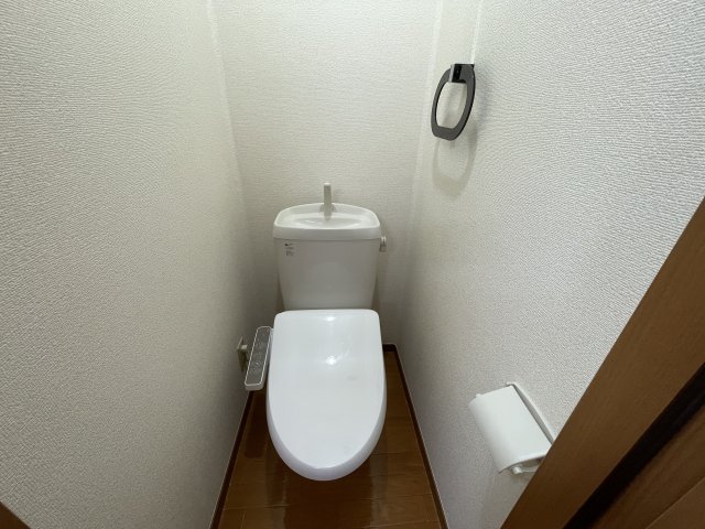 ＪＲ京浜東北線 南浦和駅 徒歩15分 3階建 築25年のトイレ写真