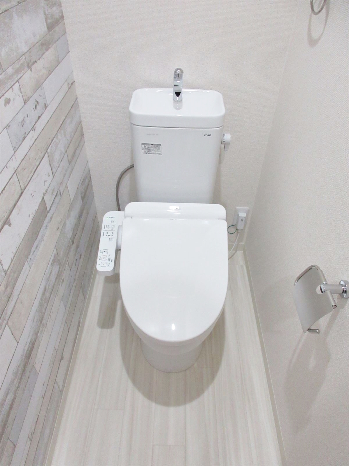 ＪＲ関西本線 平野駅 徒歩8分 3階建 築5年のトイレ写真