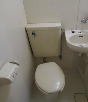 ＪＲ埼京線 板橋駅 徒歩9分 3階建 築37年のトイレ写真